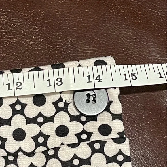 🖤 Altar'd State Sz Medium Floral Black White 3 Button 70’s Inspired Skirt Y2K - Picture 5 of 7